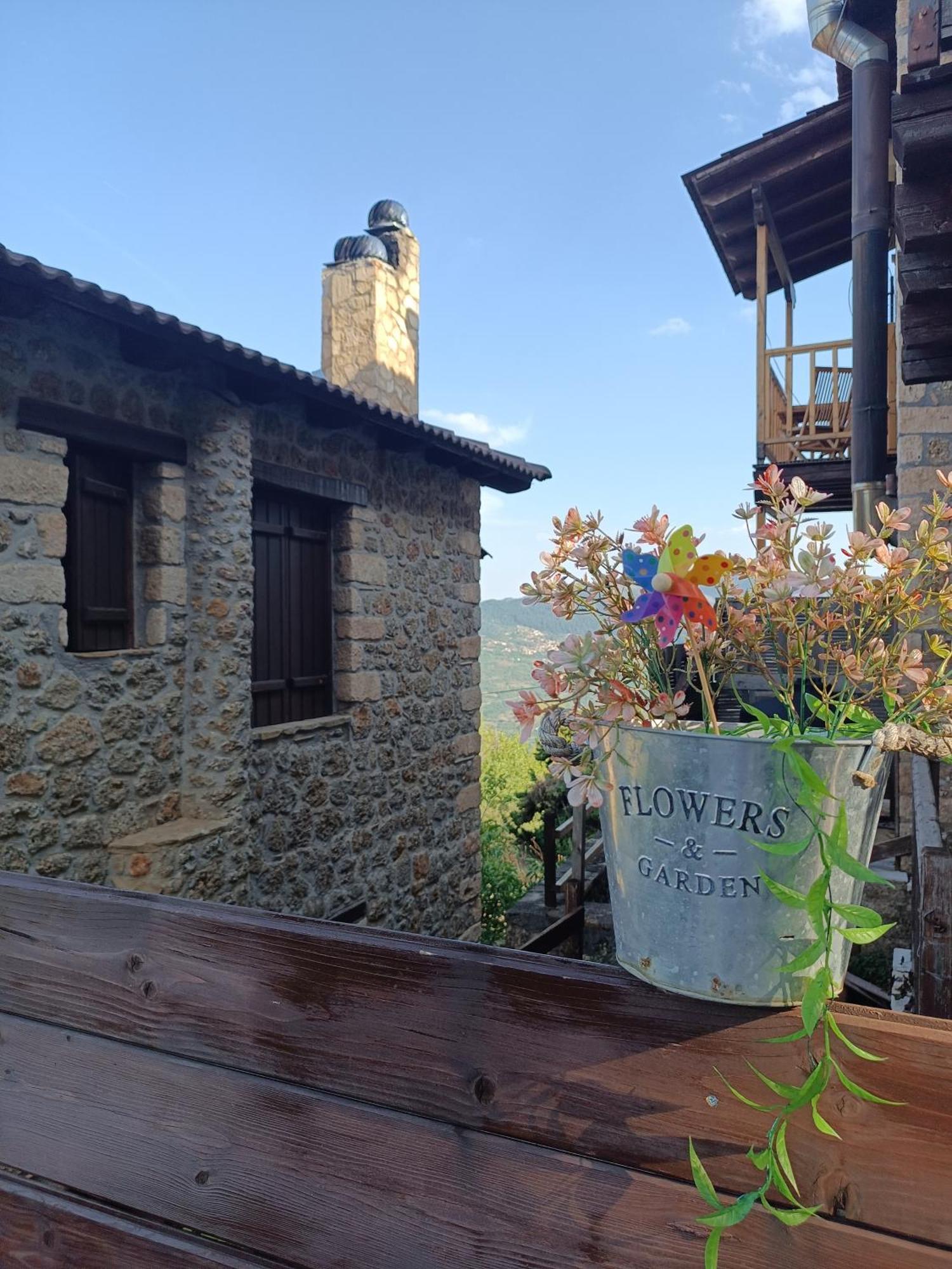 Ξενώνας Λίκνο Hotel Synikia Mesi Trikalon Buitenkant foto